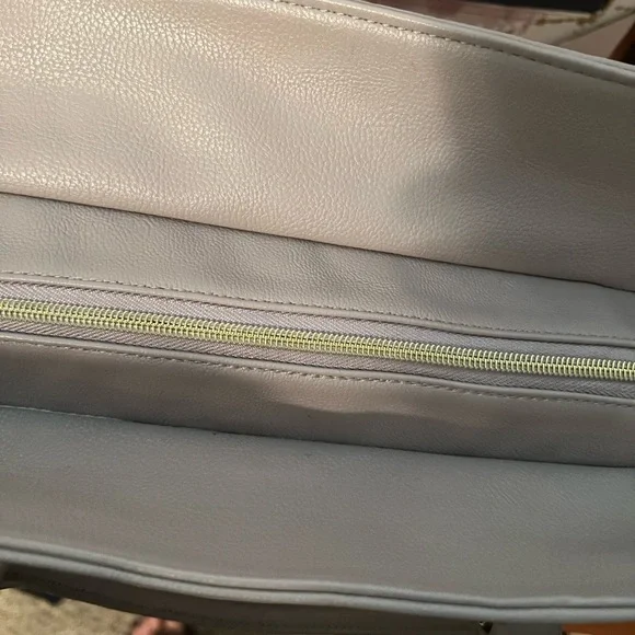 EUC Betsey Johnson Bag w/ Crossbody Strap - Picture 6 of 8